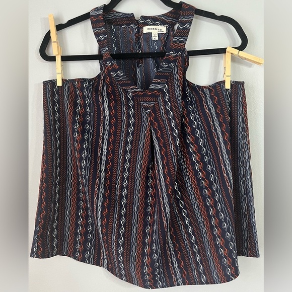 Monteau Aztec stripped women’s XL sleeveless navy/red top w/ peek hole back - Picture 6 of 8